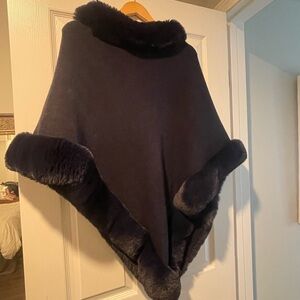 Elegant Blue Faux Fur Trim Cape